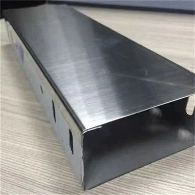 Tray de cabos de pista de corrida com fenda ventilada Trunking Hot Dip Galvanized Steel